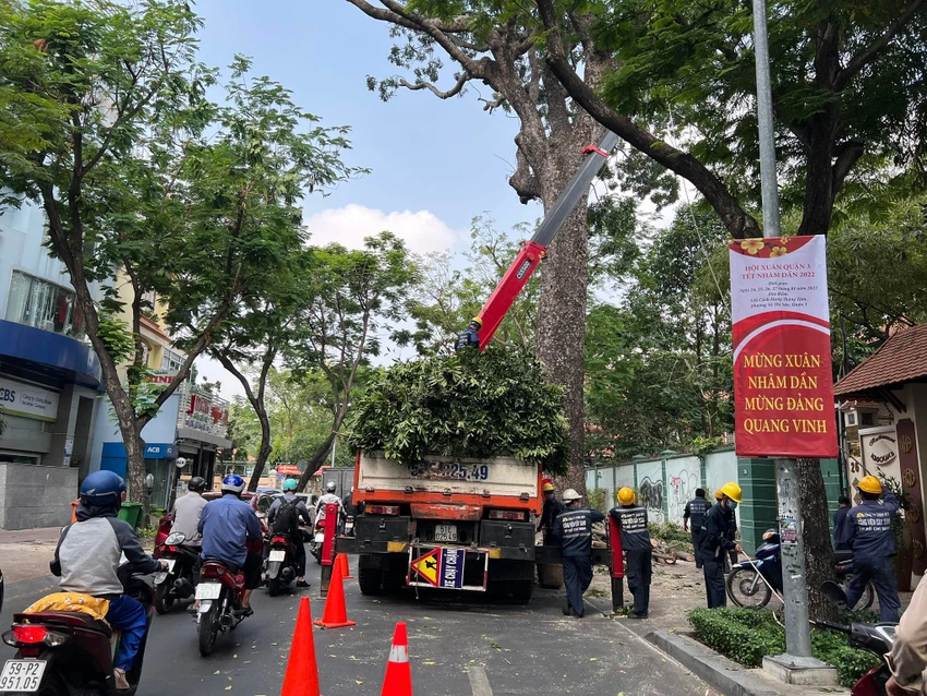 Sở GTVT TP yêu cầu các đơn vị không được duy tu, bảo dưỡng vào khung giờ cao điểm, tránh gây ùn ứ. Ảnh: ĐÀO TRANG. Sở GTVT TP yêu cầu các đơn vị không được duy tu, bảo dưỡng vào khung giờ cao điểm, tránh gây ùn ứ. Ảnh: ĐÀO TRANG.