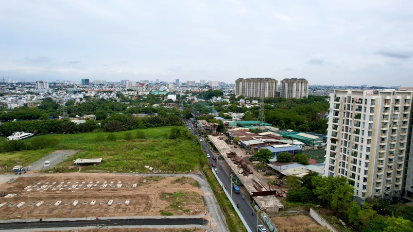 Toàn cảnh dự án xây dựng cầu Nam Lý từ trên cao. Ảnh: Nguyễn Tiến.