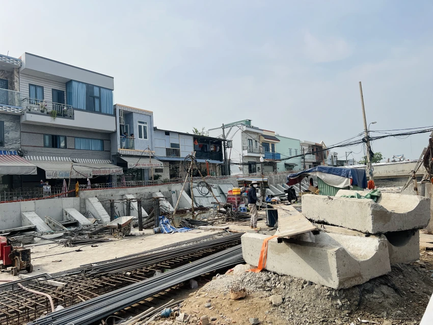 Chủ tịch HĐND TP.HCM Nguyễn Thị Lệ yêu cầu các đơn vị liên quan kết hợp ngầm hóa điện lực, viễn thông, thoát nước, cấp nước để tạo thuận tiện cho người dân