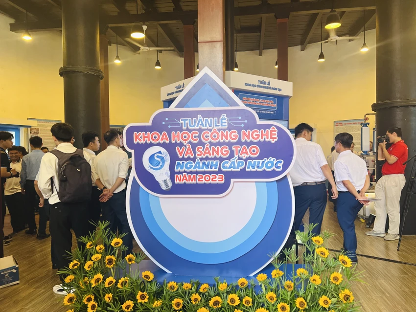 Nhiều sáng kiến, ứng dụng được trưng bày phục vụ Tuần lễ Khoa học công nghệ và sáng tạo ngành cấp nước năm 2023. Ảnh: ĐT Nhiều sáng kiến, ứng dụng được trưng bày phục vụ Tuần lễ Khoa học công nghệ và sáng tạo ngành cấp nước năm 2023. Ảnh: ĐT