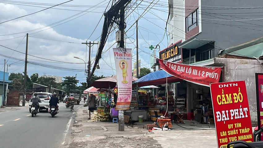 Ban Quản lý dự án Đầu tư xây dựng các công trình giao thông TP.HCM (Ban Giao thông) cho biết hiện đơn vị thi công đang thi công trụ, kết cấu nhịp và chuẩn bị thi công cống phía đầu tuyến. Ban Quản lý dự án Đầu tư xây dựng các công trình giao thông TP.HCM (Ban Giao thông) cho biết hiện đơn vị thi công đang thi công trụ, kết cấu nhịp và chuẩn bị thi công cống phía đầu tuyến.