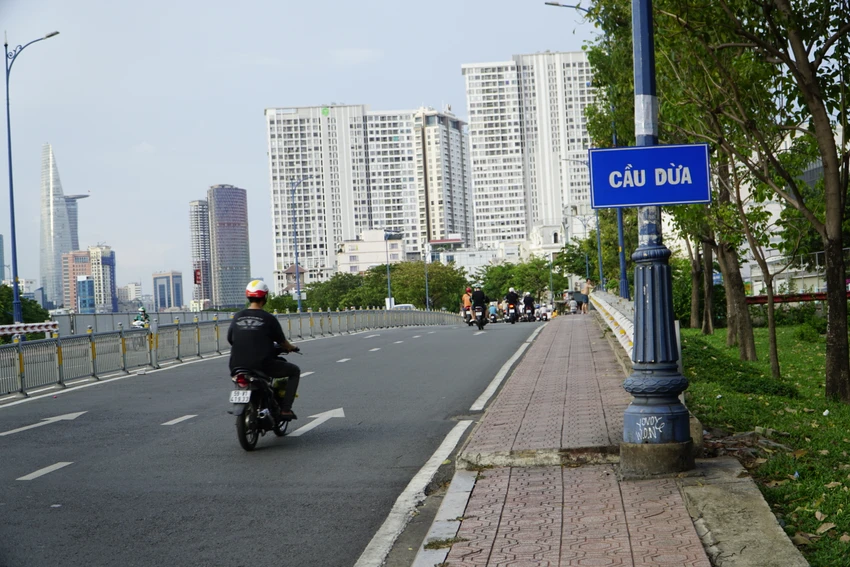 Hiện Thanh tra giao thông đang kiến nghị Sở GTVT TP khẩn trương thuê đơn vị kiểm định để tìm ra nguyên nhân gây ra hư hỏng. Từ đó xác định đơn vị chịu trách nhiệm, kinh phí sửa chữa các hư hỏng công trình để đảm bảo an toàn kết cấu, an toàn khai thác.