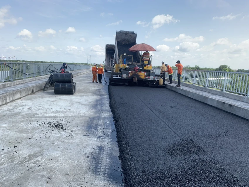 Công trình đã từng tạm ngưng thi công từ năm 2019 và đến năm 2022 mới tái khởi động trở lại. Công trình đã từng tạm ngưng thi công từ năm 2019 và đến năm 2022 mới tái khởi động trở lại.