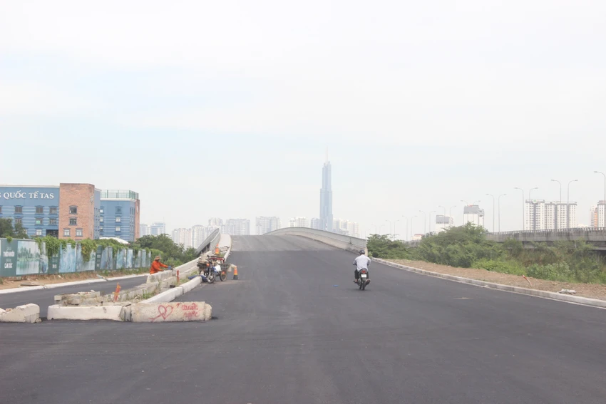 Một đoạn đường song hành cao tốc TP.HCM - Long Thành - Dầu Giây đã được thảm nhựa. Ảnh: ĐT Một đoạn đường song hành cao tốc TP.HCM - Long Thành - Dầu Giây đã được thảm nhựa. Ảnh: ĐT