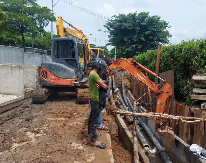 Hiện nay khu vực dự án xây dựng đường Nguyễn Văn Linh - Nguyễn Hữu Thọ đang thực hiện hai hạng mục là hầm chui HC2 và hầm chui HC1. Ảnh: CTV Hiện nay khu vực dự án xây dựng đường Nguyễn Văn Linh - Nguyễn Hữu Thọ đang thực hiện hai hạng mục là hầm chui HC2 và hầm chui HC1. Ảnh: CTV