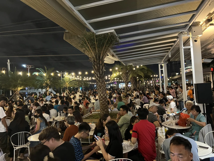 Ước tính có khoảng 5.000 lượt đi buýt sông/ngày. Ước tính có khoảng 5.000 lượt đi buýt sông/ngày.