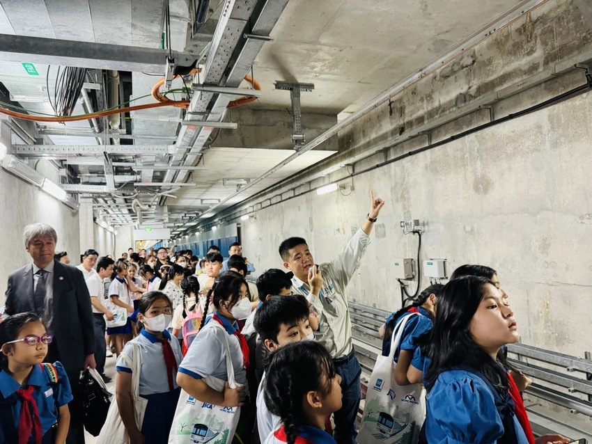tàu điện ngầm