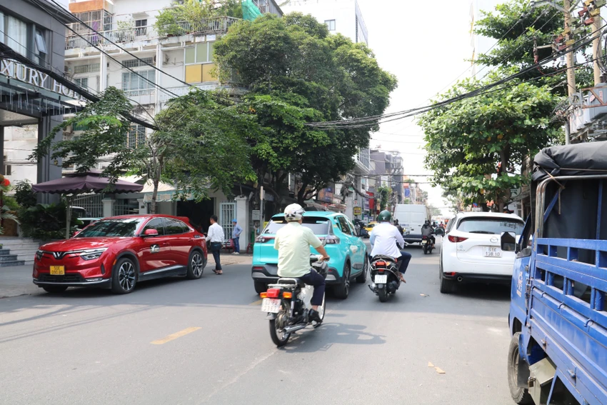 cua-ngo-tan-son-nhat-32.jpg