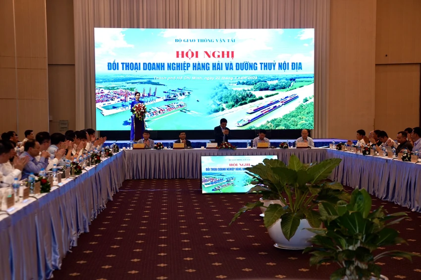 Bộ GTVT đối thoại doanh nghiệp trong lĩnh vực hàng hải và đường thủy nội địa năm 2024.