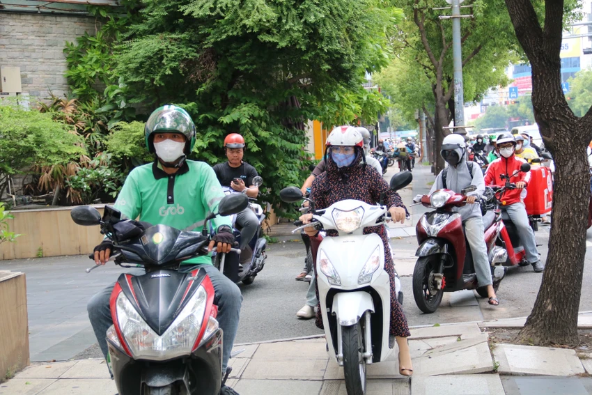 Hàng loạt tuyến đường ở khu vực sân bay Tân Sơn Nhất đang ùn ứ..jpeg