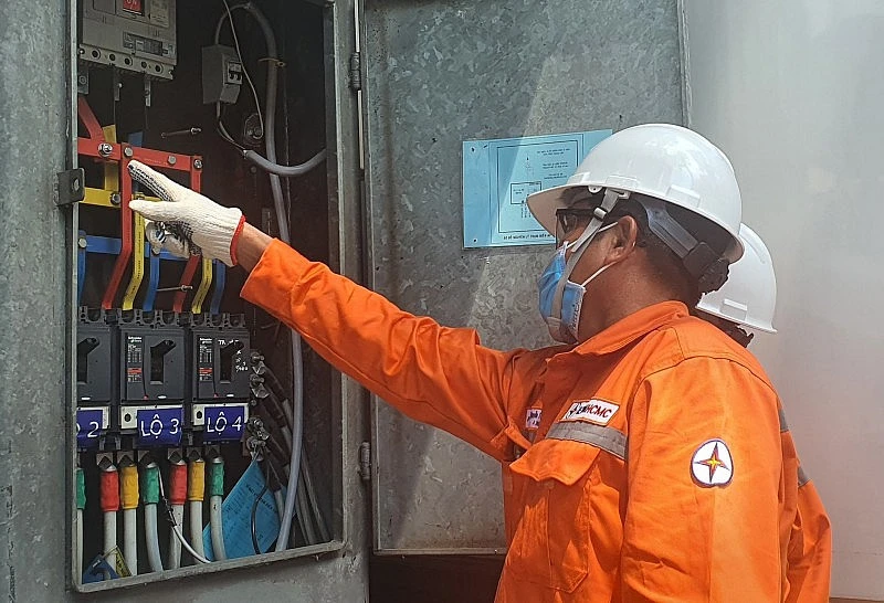 Tổng công ty Điện lực TP.HCM yêu cầu kiểm tra nguồn điện dự phòng tại hội đồng thi.