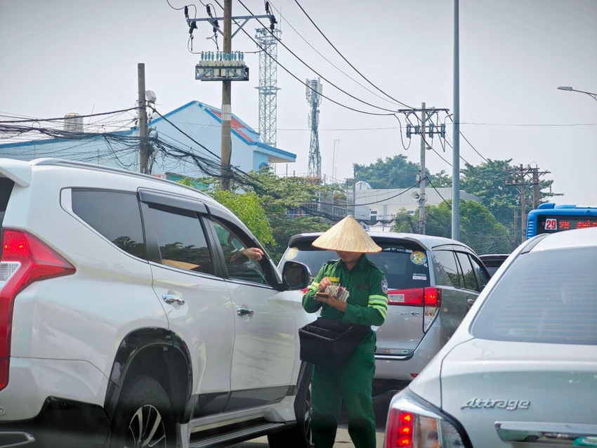 kẹt xe khu vực phà Cát Lái, TP Thủ Đức