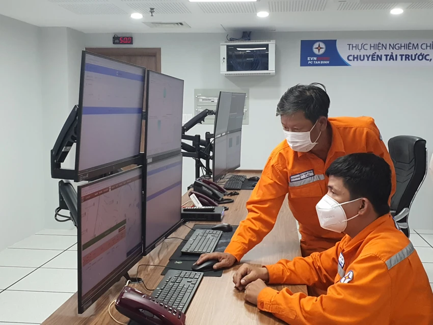 Điện lực TP.HCM đảm bảo an toàn điện trong mùa mưa bão