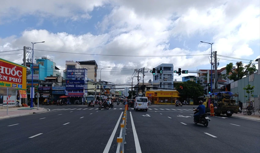 thông xe đường Tên Lửa