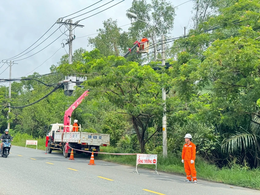 Điện lực TP.CHM đảm bảo an toàn điện mùa mưa bão
