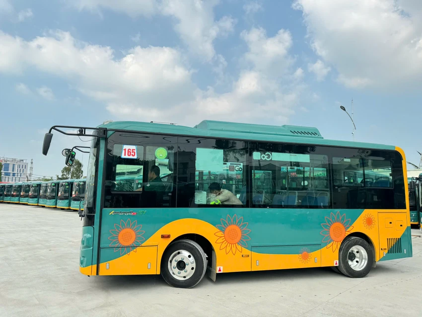 Xe buýt điện kết nối metro số 1