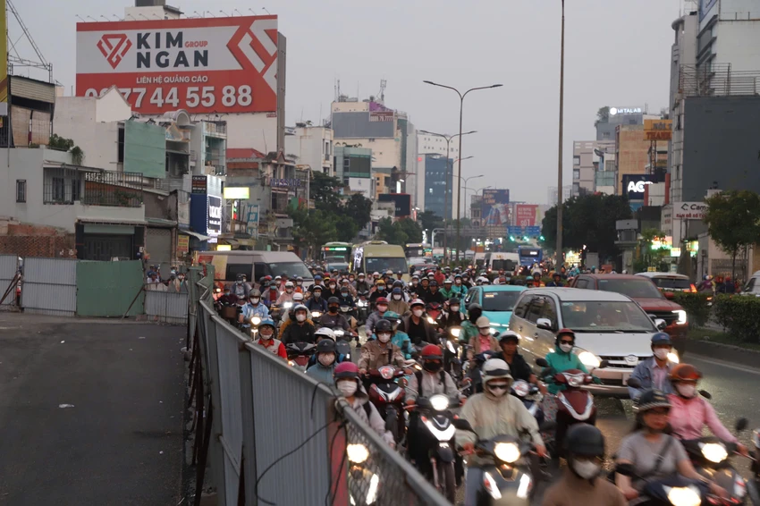 duong-hoang-hoa-tham-1.jpg