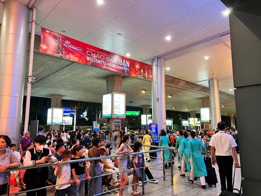 2-tan-son-nhat-101.jpg