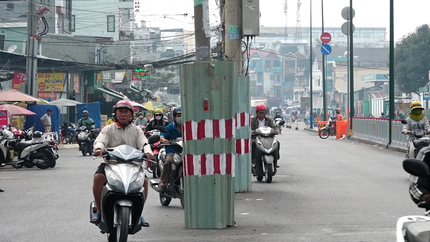 Khi nào di dời cột điện trên đường Dương Quảng Hàm?