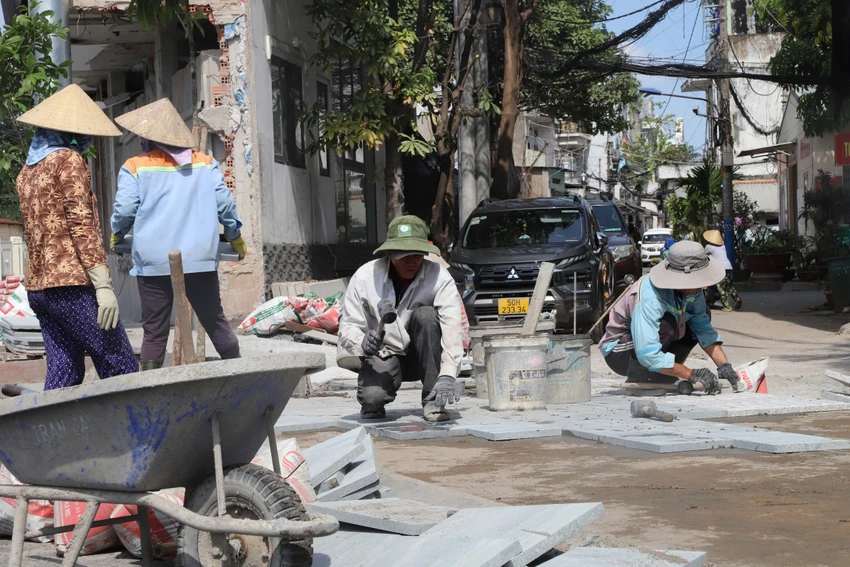 TP.HCM tạm ngưng đào đường, vỉa hè dịp Lễ 30-4