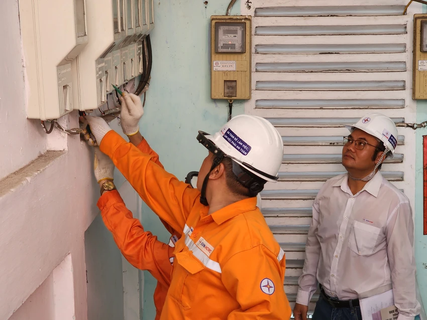 Tổng công ty Điện lực TP.HCM cung cấp dịch vụ điện trên toàn địa bàn TP.HCM mới