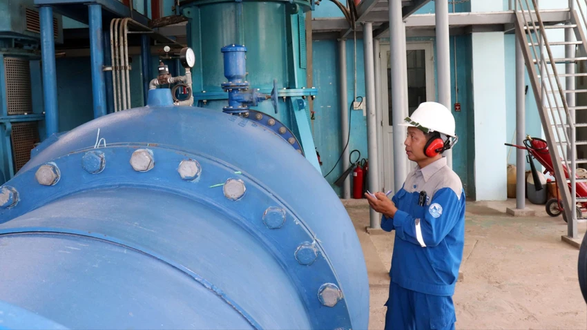 cúp nước vào cuối tuần