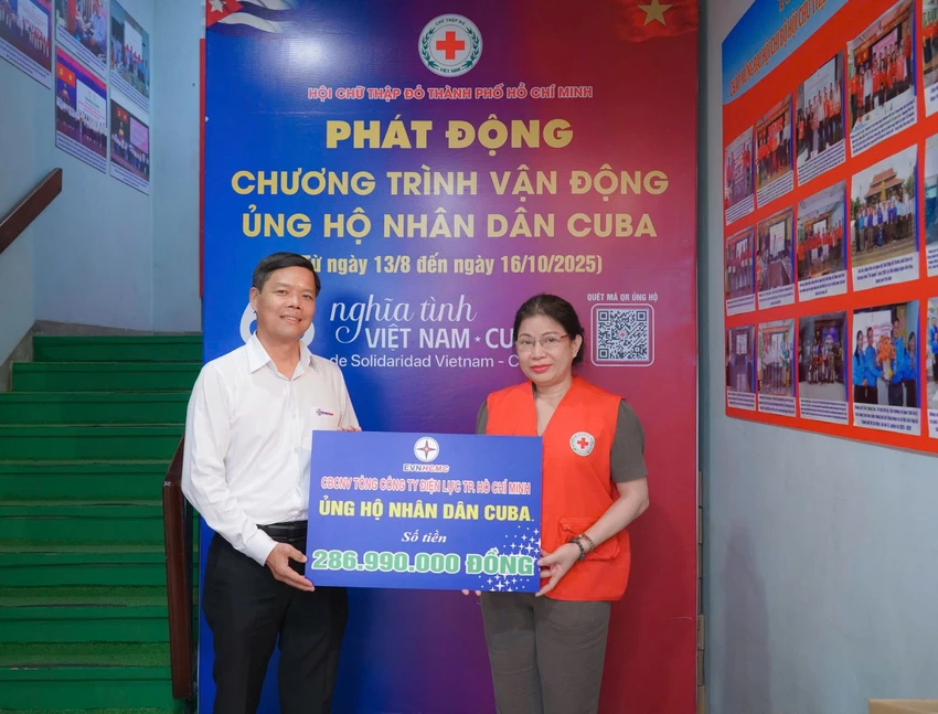 Tổng Công ty Điện lực TP.HCM trao hơn 286 triệu đồng ủng hộ nhân dân Cuba