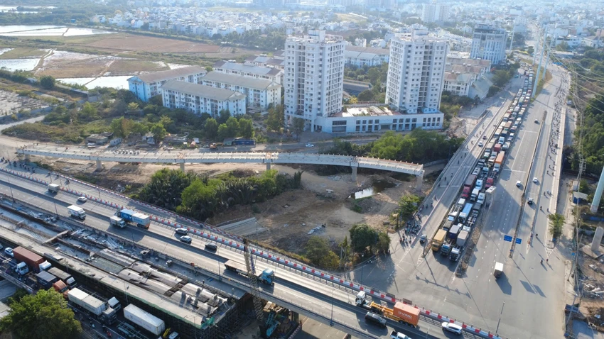 cầu.jpg