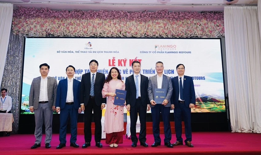 Đại diện du lịch Ninh Bình - Thanh Hóa - Nghệ An - Hà Tĩnh ký kết hợp tác với Flamingo Redtours. Đại diện du lịch Ninh Bình - Thanh Hóa - Nghệ An - Hà Tĩnh ký kết hợp tác với Flamingo Redtours.