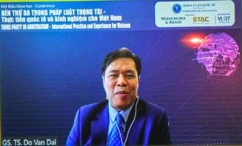 GS.TS Đỗ Văn Đại, Trưởng khoa Luật Dân sự, trường Đại học Luật TP.HCM, tham gia buổi hội thảo sáng 22-4 theo hình thức trực tuyến. Ảnh: DƯƠNG HOÀNG