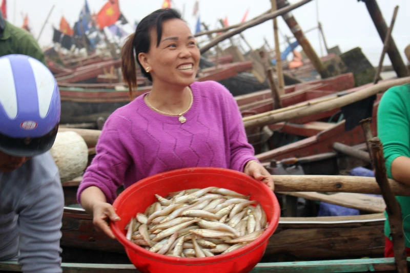 Sầm Sơn: Nụ cười trở lại sau những ngày 'bão giông' ảnh 4