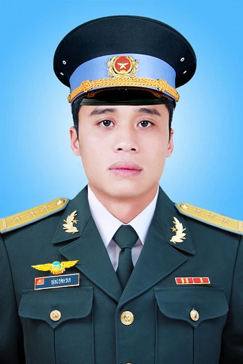 Truy thăng quân hàm cho 3 chiến sĩ trong vụ máy bay rơi ảnh 2 Truy thăng quân hàm cho 3 chiến sĩ trong vụ máy bay rơi ảnh 2