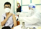 TP.HCM: Tạm ngưng tiêm cho trẻ do thiếu vaccine ngừa COVID-19