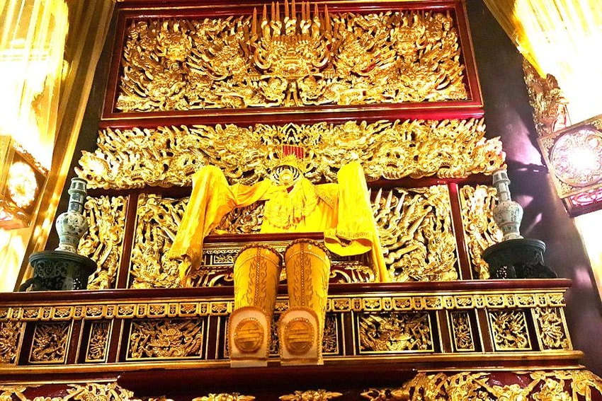 Năm 1428, Lê Lợi lên ngôi hoàng đế (Lê Thái Tổ), lập nên vương triều Hậu Lê, đóng đô ở Thăng Long, lấy niên hiệu Thuận Thiên, đặt tên nước là Đại Việt. Ảnh: ĐẶNG TRUNG