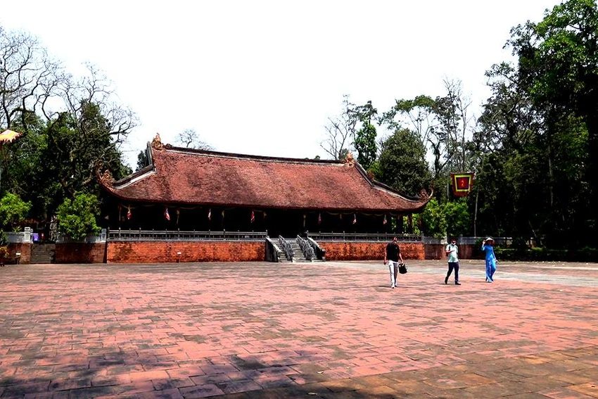 Chính điện Lam Kinh thuộc khu di tích lịch sử, văn hóa và kiến trúc nghệ thuật quốc gia đặc biệt Lam Kinh, huyện Thọ Xuân (Thanh Hóa) đã chính thức mở cửa đón khách sau hơn 10 năm tu bổ, tôn tạo và phục hồi. Ảnh: ĐẶNG TRUNG