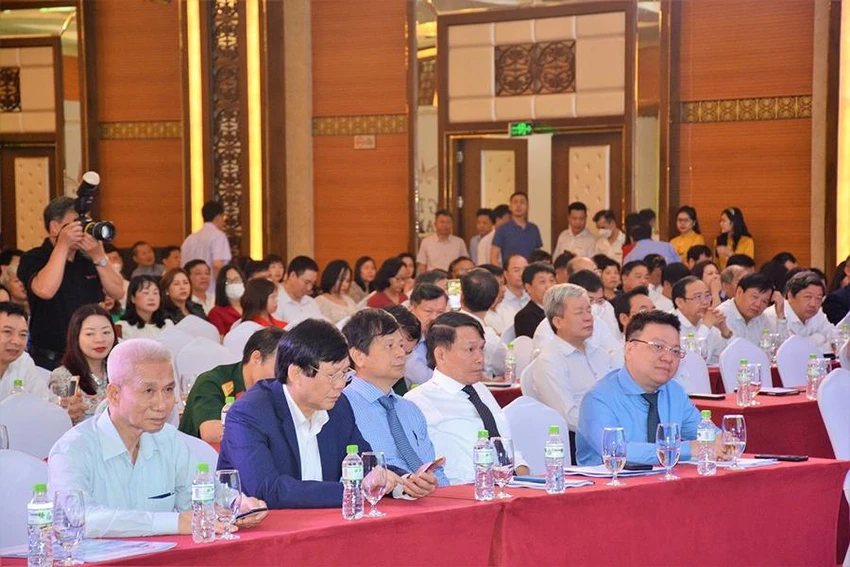 Các đại biểu tham dự Hội nghị Tổng kết công tác Hội Nhà báo Việt Nam năm 2021 và triển khai nhiệm vụ năm 2022. Ảnh: ĐẶNG TRUNG Các đại biểu tham dự Hội nghị Tổng kết công tác Hội Nhà báo Việt Nam năm 2021 và triển khai nhiệm vụ năm 2022. Ảnh: ĐẶNG TRUNG