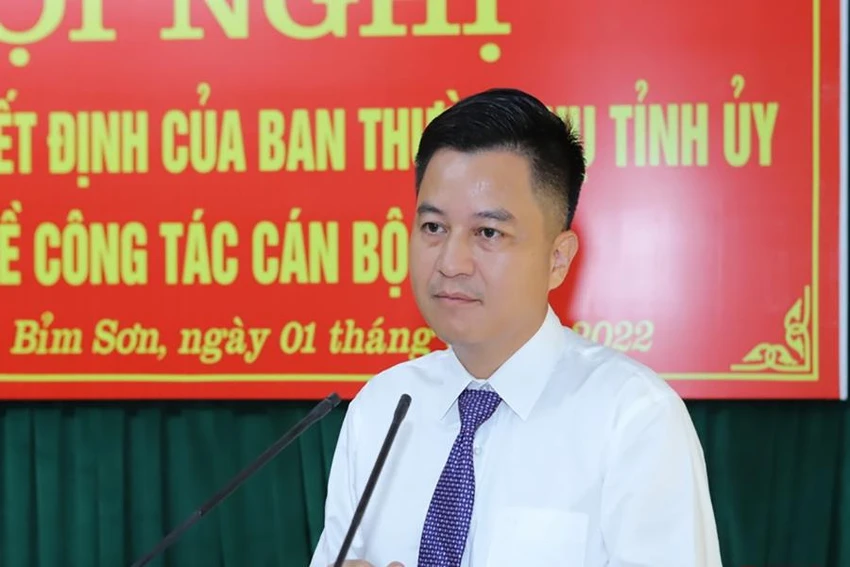 Ông Đào Vũ Việt thôi giữ chức Giám đốc Sở Xây dựng Thanh Hóa để chỉ định giữ chức Bí thư Thị ủy Bỉm Sơn. Ảnh: M.H Ông Đào Vũ Việt thôi giữ chức Giám đốc Sở Xây dựng Thanh Hóa để chỉ định giữ chức Bí thư Thị ủy Bỉm Sơn. Ảnh: M.H