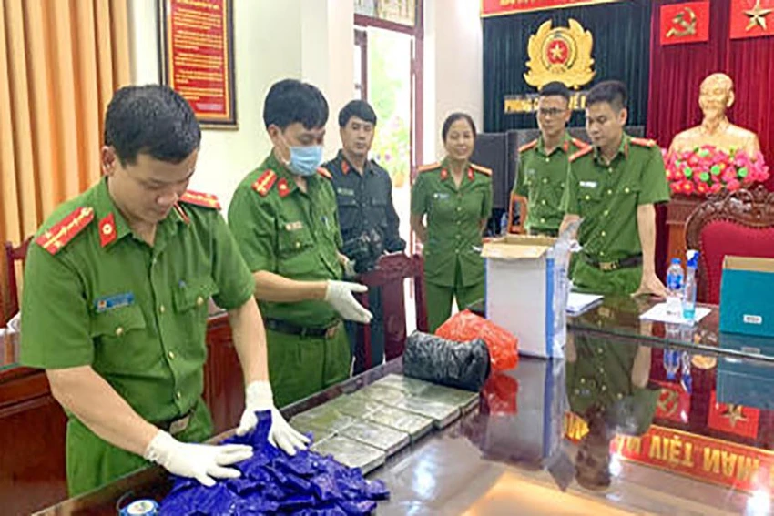 Toàn bộ tang vật vụ án bị Công an tỉnh Thanh Hóa bắt giữ. Ảnh: Công an cung cấp Toàn bộ tang vật vụ án bị Công an tỉnh Thanh Hóa bắt giữ. Ảnh: Công an cung cấp