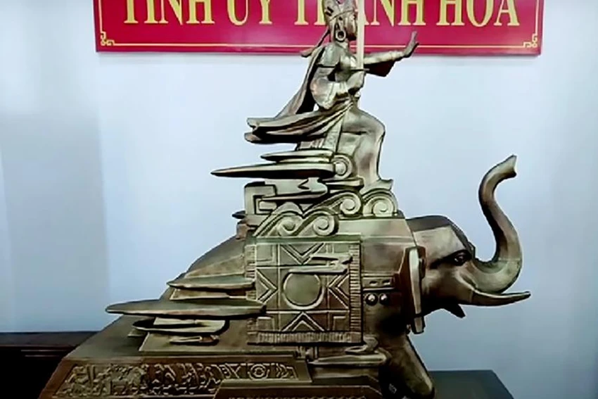 Mẫu phác thảo tượng đài Bà Triệu trên núi Gai ở huyện Hậu Lộc (Thanh Hóa). Ảnh: CTV