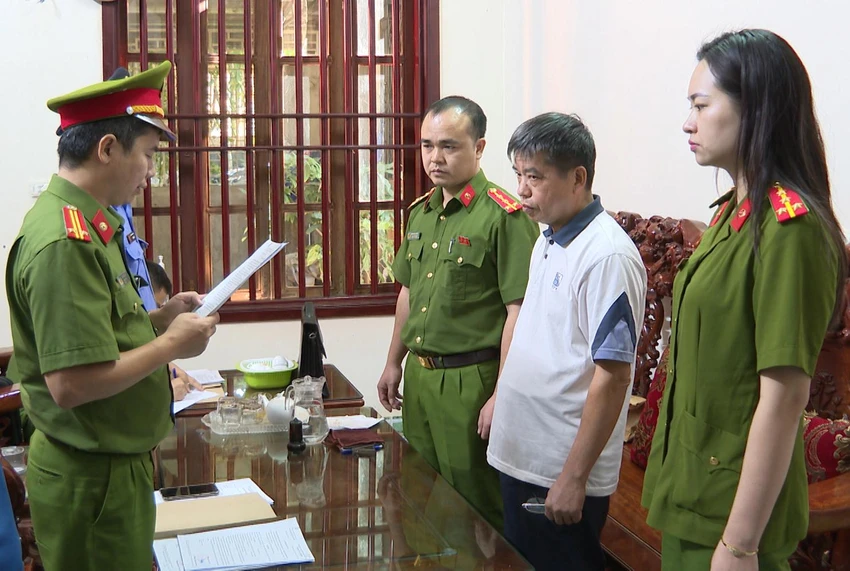 Ông Lê Văn Khánh bị Cơ quan CSĐT Công an tỉnh Thanh Hóa khởi tố về tội lợi dụng chức vụ quyền hạn trong khi thi hành công vụ. Ảnh: CACC