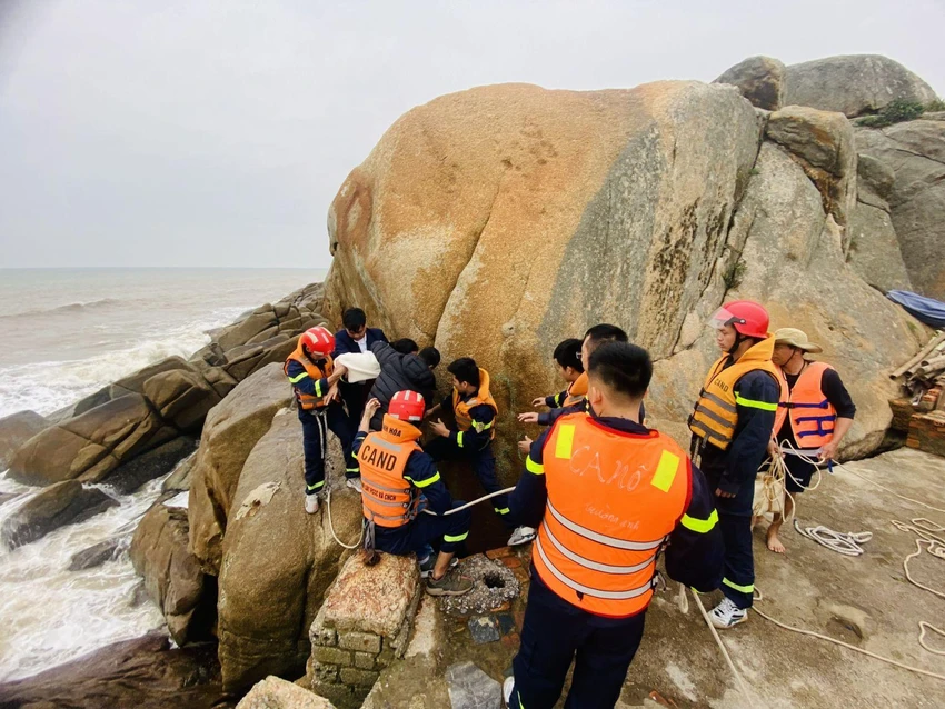 1-phu-nu-thanh-hoa-dinh-tu-tu