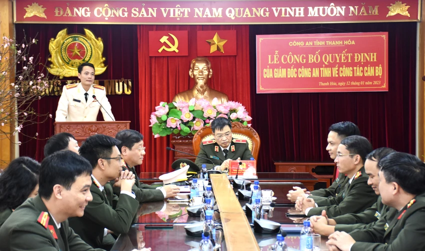Thượng tá Đỗ Quang Huy, Trưởng phòng tham mưu Công an tỉnh Thanh Hóa phát biểu tại buổi lễ. Ảnh: CATH Thượng tá Đỗ Quang Huy, Trưởng phòng tham mưu Công an tỉnh Thanh Hóa phát biểu tại buổi lễ. Ảnh: CATH