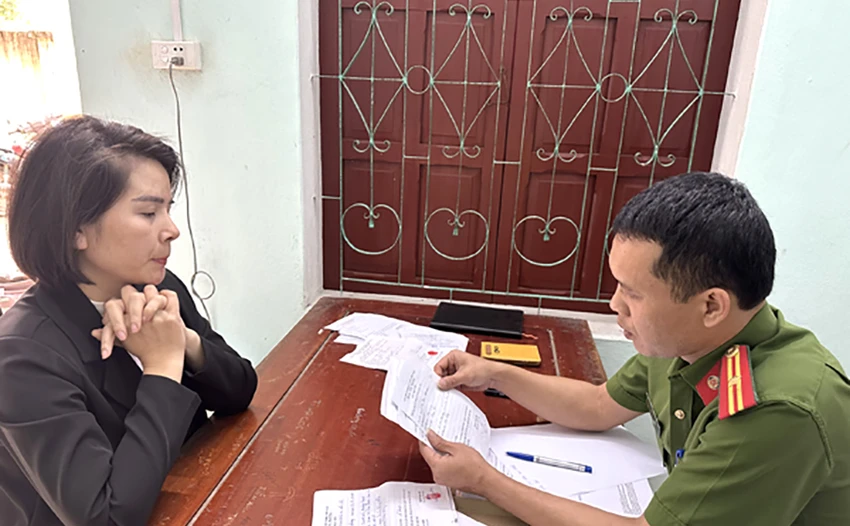 Lê Thị Xim khai nhận về hành vi cho vay nặng lãi trong giao dịch dân sự. Ảnh: CATH Lê Thị Xim khai nhận về hành vi cho vay nặng lãi trong giao dịch dân sự