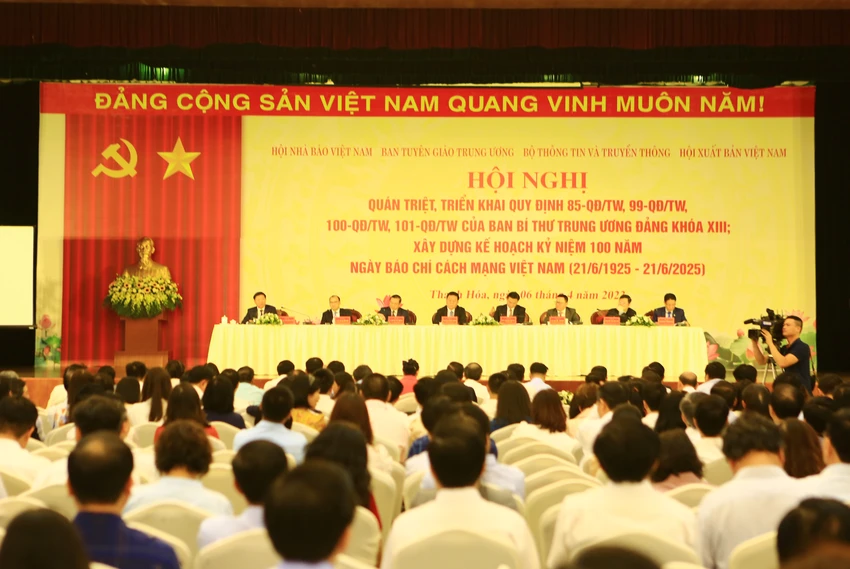 Hội nghị quán triệt, triển khai các quy định mới của Ban Bí thư Trung ương Đảng Khóa XIII. Ảnh: ĐẶNG TRUNG