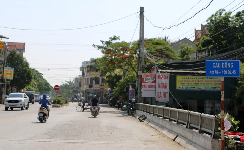Dự án đầu tư xây dựng công trình mở rộng đại lộ Lê Lợi điểm đầu đoạn từ ngã tư Phú Sơn đến cầu Đống (TP Thanh Hóa). Ảnh: ĐẶNG TRUNG Dự án đầu tư xây dựng công trình mở rộng đại lộ Lê Lợi điểm đầu đoạn từ ngã tư Phú Sơn đến cầu Đống (TP Thanh Hóa). Ảnh: ĐẶNG TRUNG
