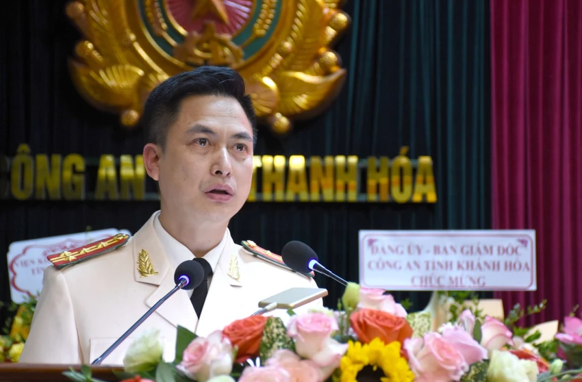Đại tá Phùng Xuân Tiến, Phó Giám đốc Công an tỉnh Thanh Hóa phát biểu tại buổi lễ nhận nhiệm vụ. Ảnh: CATH Đại tá Phùng Xuân Tiến, Phó Giám đốc Công an tỉnh Thanh Hóa phát biểu tại buổi lễ nhận nhiệm vụ. Ảnh: CATH