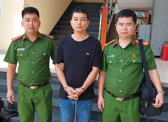 Cán bộ ngân hàng lừa đảo bị bắt giữ ở Khánh Hòa