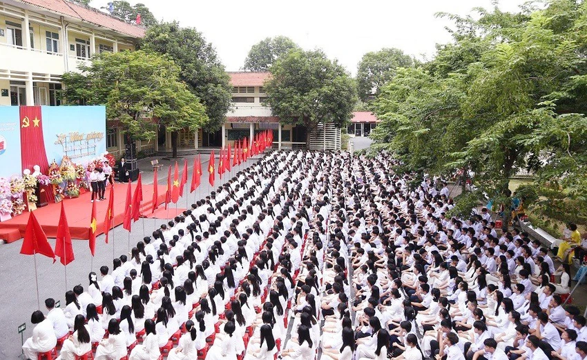 Lễ khai giảng Trường THPT Chuyên Lam Sơn - ngôi trường có nhiều học sinh đoạt giải Quốc gia, Quốc tế sáng 5-9. Ảnh: PHONG SẮC Lễ khai giảng Trường THPT Chuyên Lam Sơn - ngôi trường có nhiều học sinh đoạt giải Quốc gia, Quốc tế sáng 5-9. Ảnh: PHONG SẮC