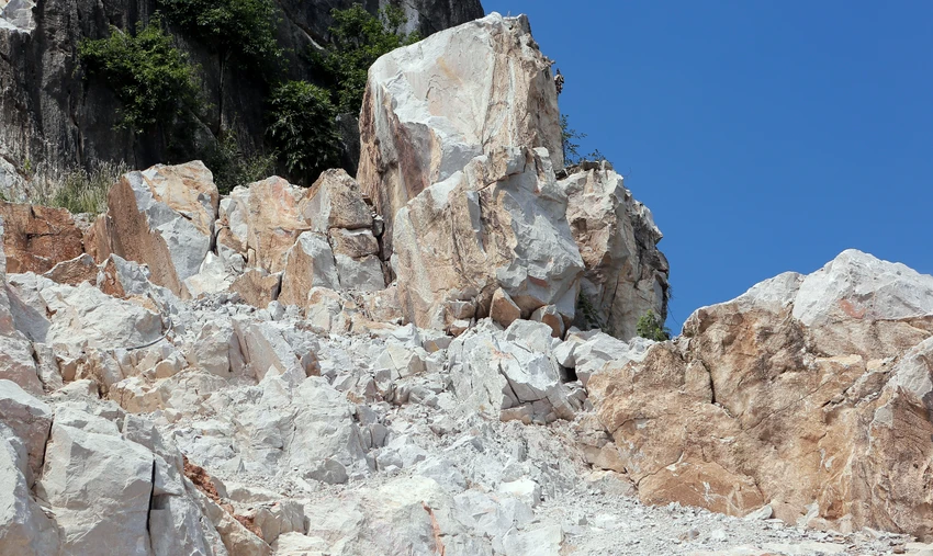 Sat-Lo-da-cao-toc-bac-nam-9.JPG