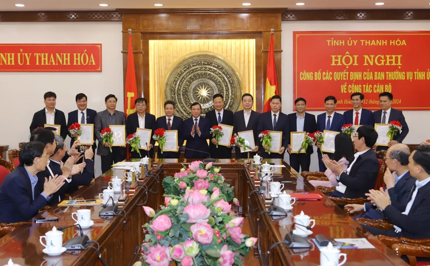 Thanh Hóa điều động, luân chuyển nhiều lãnh đạo chủ chốt-1.JPG
